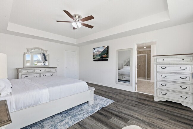 Building Photo - Waterfront Lake Nona Pool Home