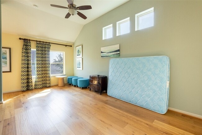 Building Photo - 1016 Peacock Blvd