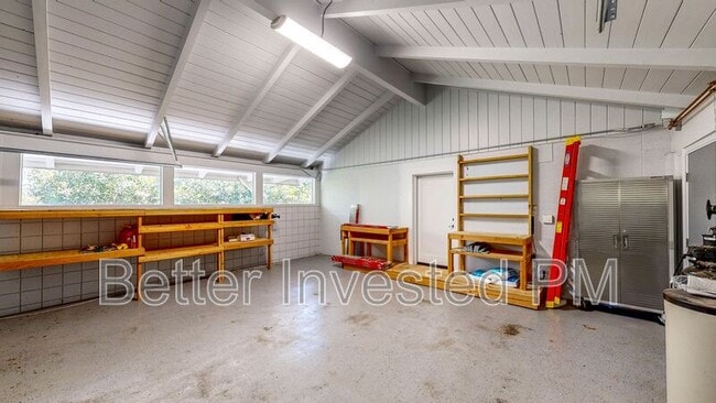 Building Photo - 475 Country Club Dr