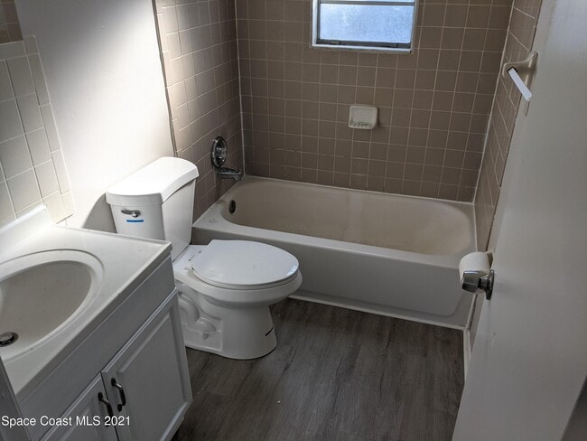 Building Photo - 323 Olmstead Dr