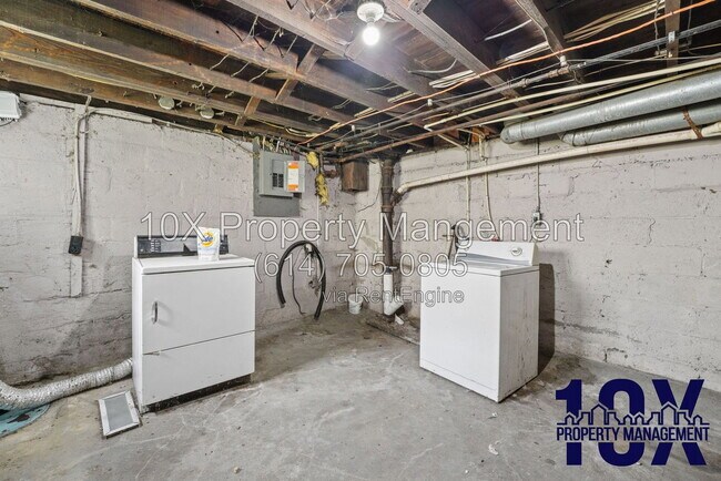 Building Photo - 130 S Richardson Ave