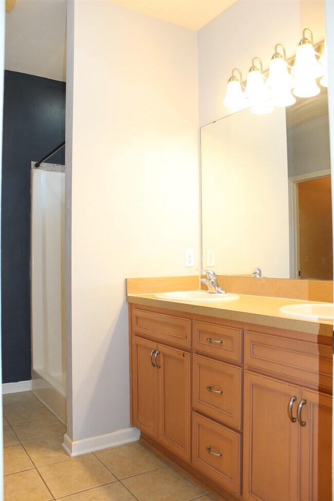 Building Photo - 682 Brooke Hampton Dr