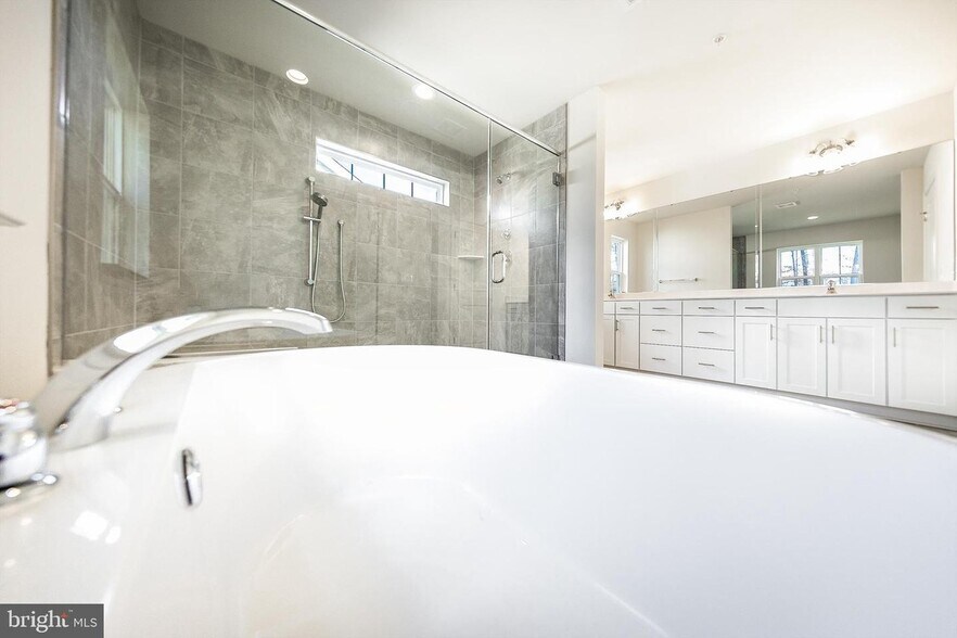 Building Photo - 9207 Rama Ct