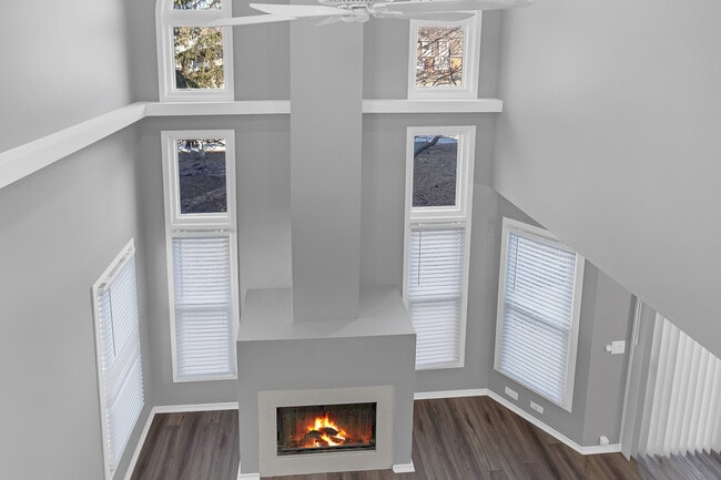 Building Photo - 730 Hamilton Ct