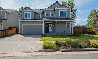 Building Photo - 4164 Sagecrest Dr NE