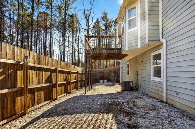 Building Photo - 808 Emerald Chase