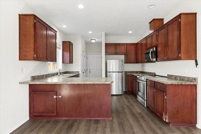 Building Photo - 2540 Bethany Ct