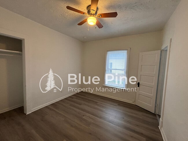 Building Photo - 915 N Hayes Ave