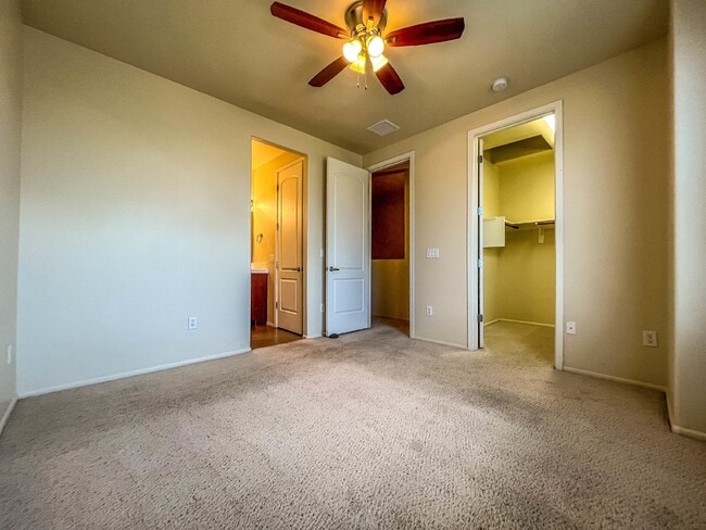Building Photo - 3 Story townhome