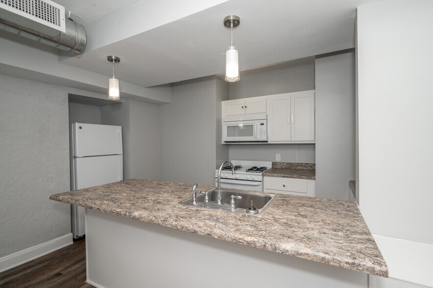 Ravenswood 3407 Erie Ave Cincinnati OH 45208 Apartment Finder