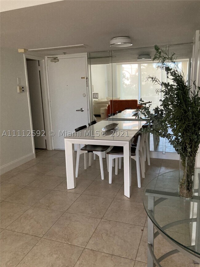 Building Photo - 5161 Collins Ave