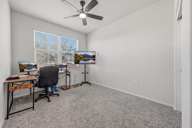 Building Photo - 25285 N 185th Ave