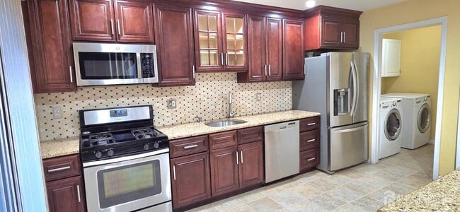 Building Photo - 44 Azalea Ct