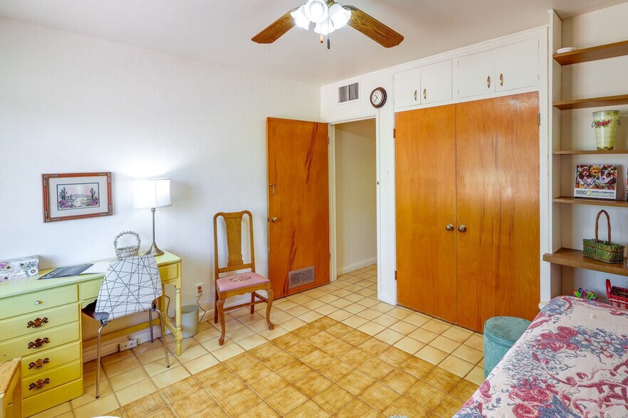 Building Photo - 331 W Windsor Ave