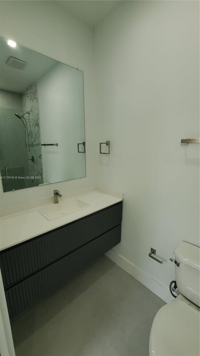 Building Photo - 6201 SW 22nd St