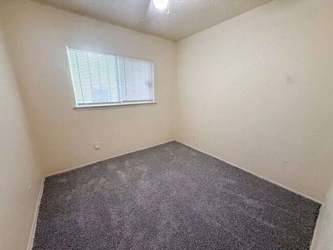 Building Photo - 4047 Indian Sunrise