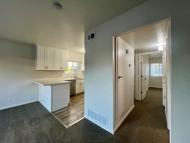 Building Photo - Modern Renovated 2-Bedroom in Santa Clara | Prime Location Near Apple, Nvidia & Major Highways