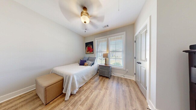 Building Photo - 1289 Foxtail Ln