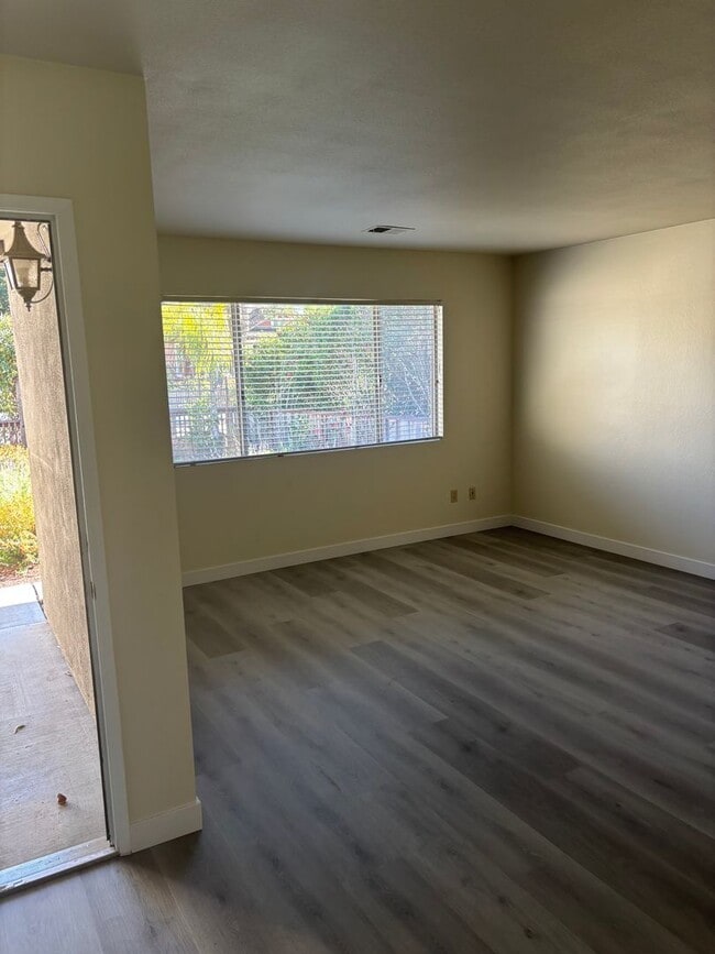 Building Photo - 3 bed 2 bath house on the westside Santa Cruz