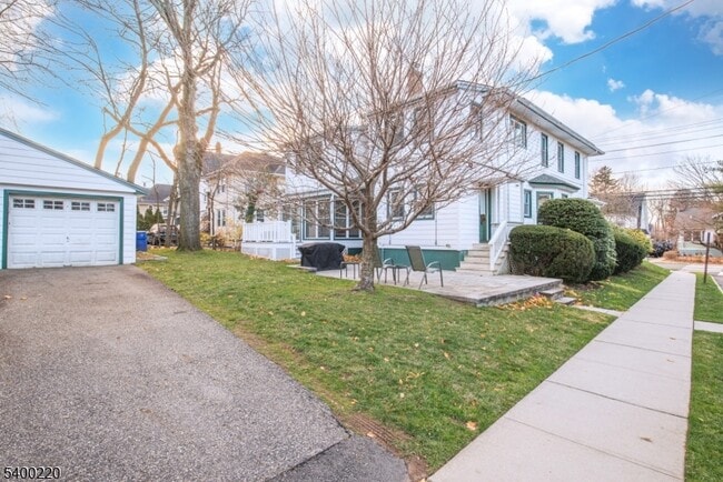 Building Photo - 38B Park Ave