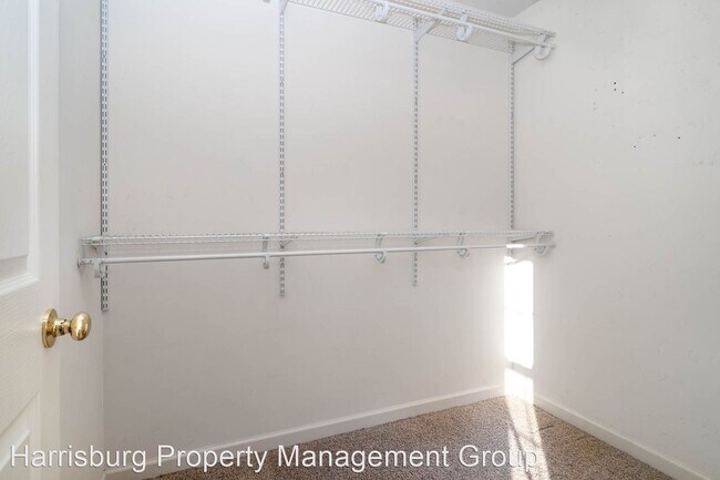 Building Photo - 3 br, 2.5 bath House - 164 Old Schoolhouse...