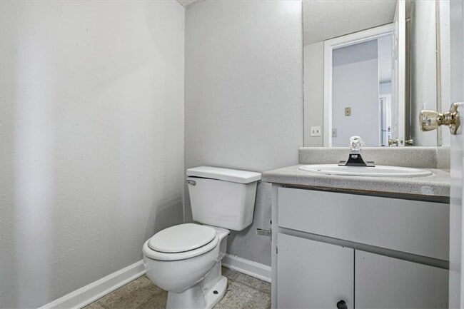 Building Photo - 1337 Sweet Pine Dr