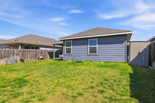 Building Photo - 805 Russet Rock Dr