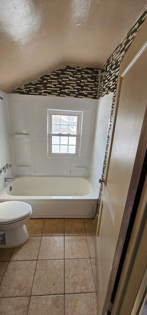 Building Photo - Cozy 3-Bedroom Home with Full Basement & Classic Charm