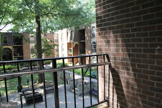 Building Photo - 3360 Woodburn Rd