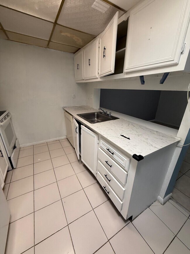 Building Photo - 5737 Blueberry Ct