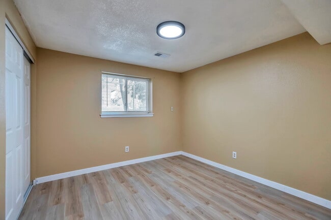 Building Photo - 1107 E 15th Ave