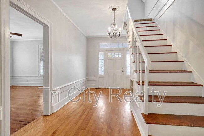 Building Photo - 115 Church Aly