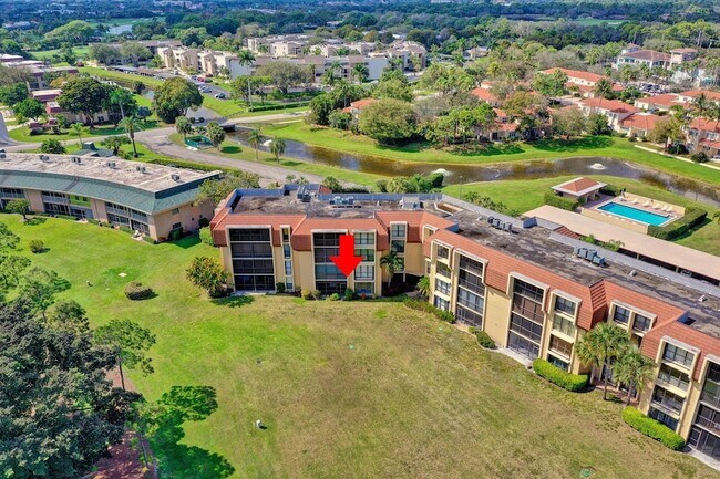 Building Photo - 5390 Woodland Lakes Dr