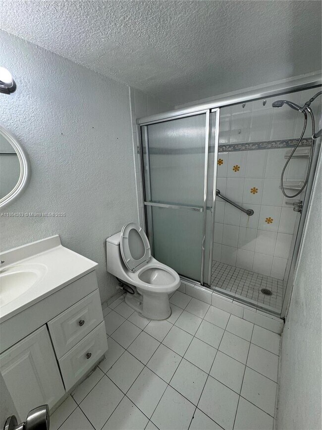 Building Photo - 4670 W 13th Ln