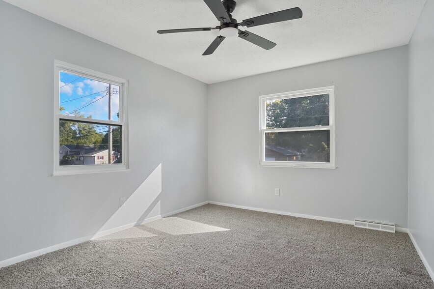 Building Photo - 5758 Beech Dr