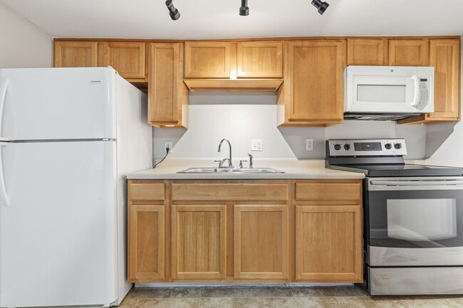 Building Photo - 3609 Balsam Ave