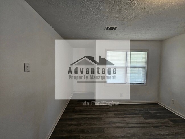 Building Photo - 1521 Pine Cone Ln NW