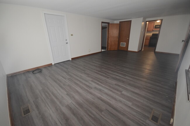 Family room - 857 N County Road 900