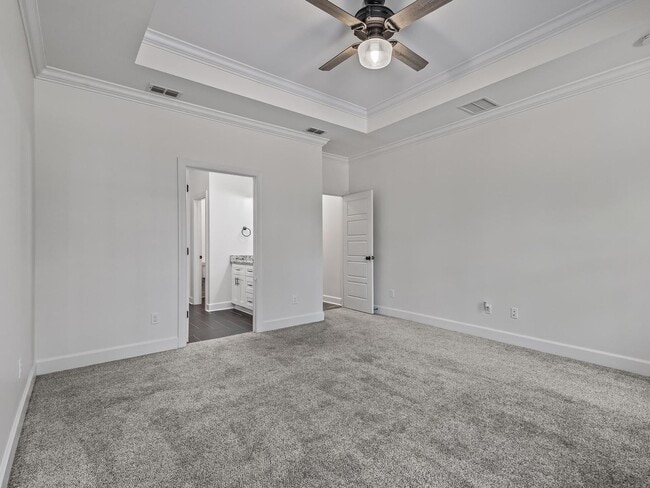 Building Photo - Private Home on 2 Acres Available Now!