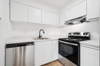 Building Photo - 5143-5145 SE Knight