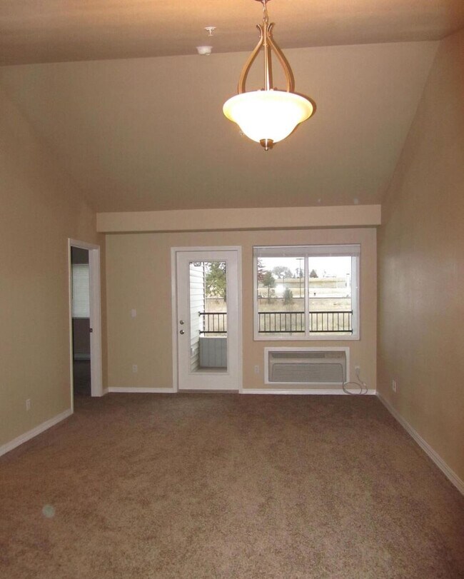 Building Photo - Beautiful Second-Floor Condo in Promenade Post Falls