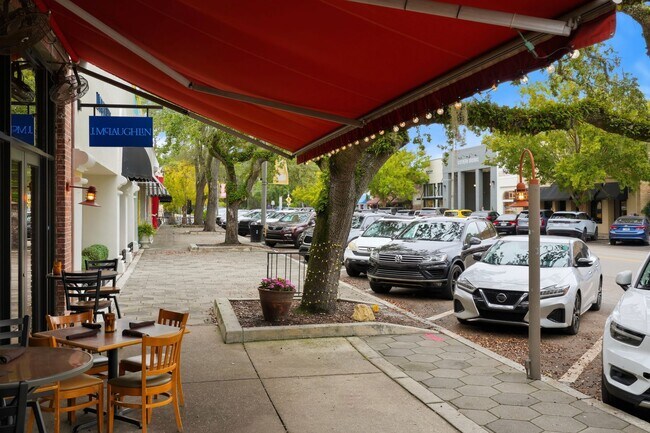 Building Photo - 3319 Pine St