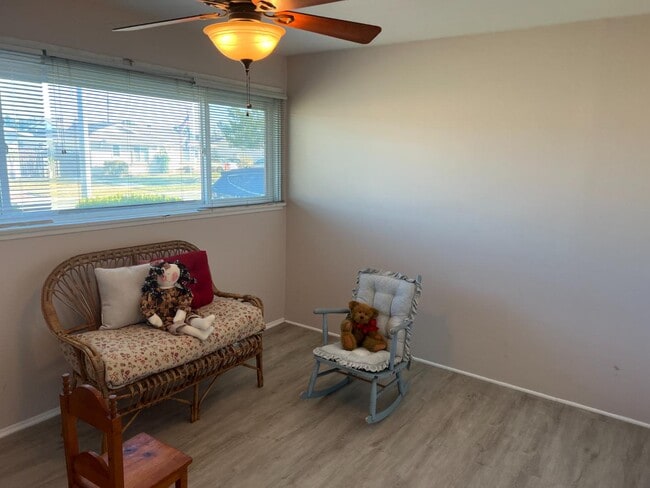 Building Photo - 8439 San Clemente Way