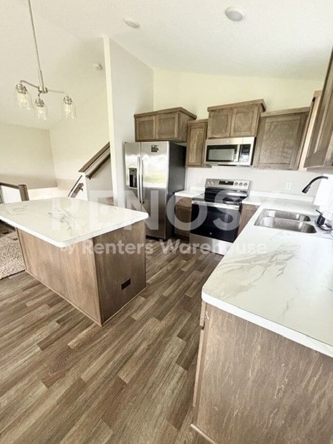 Building Photo - 4634 9th St NE