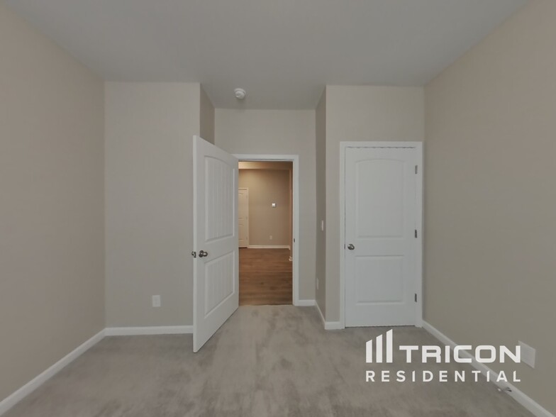 Building Photo - 5351 Owens Ln