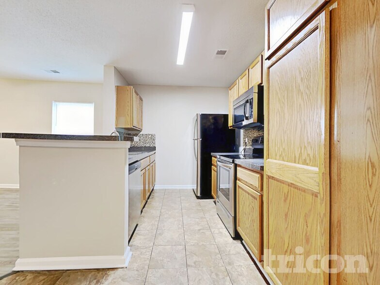 Building Photo - 76 Springway Dr