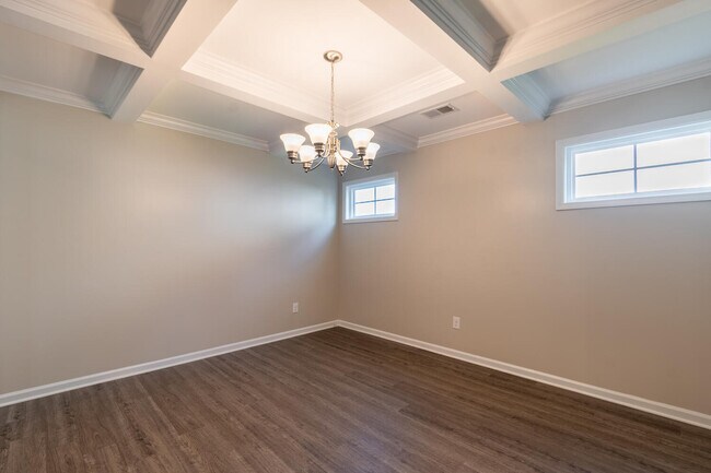 Building Photo - 3733 Moseley Dr