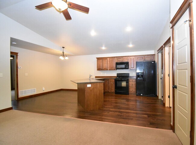 Building Photo - 103 Covey Ct