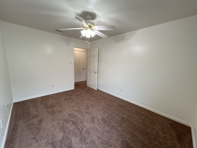 Building Photo - 308 Cedar Ridge Dr