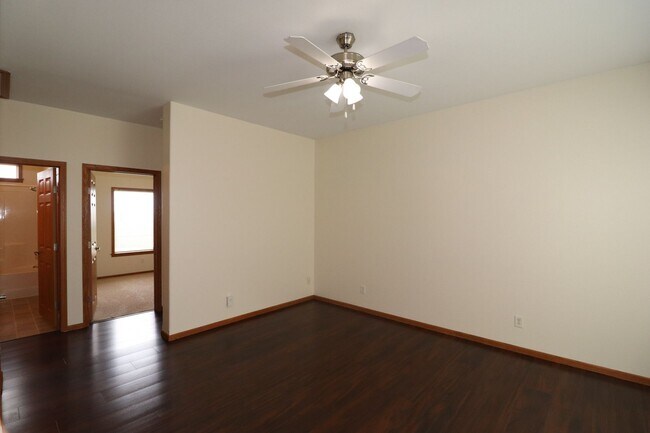 Building Photo - Spacious Home for rent!